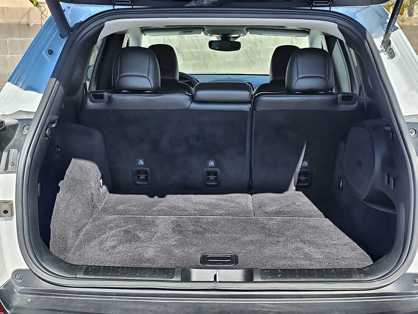 Thumbnail: 2022 Jeep Cherokee - 23