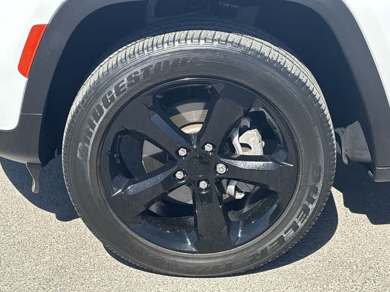 Thumbnail: 2023 Jeep Grand Cherokee - 12