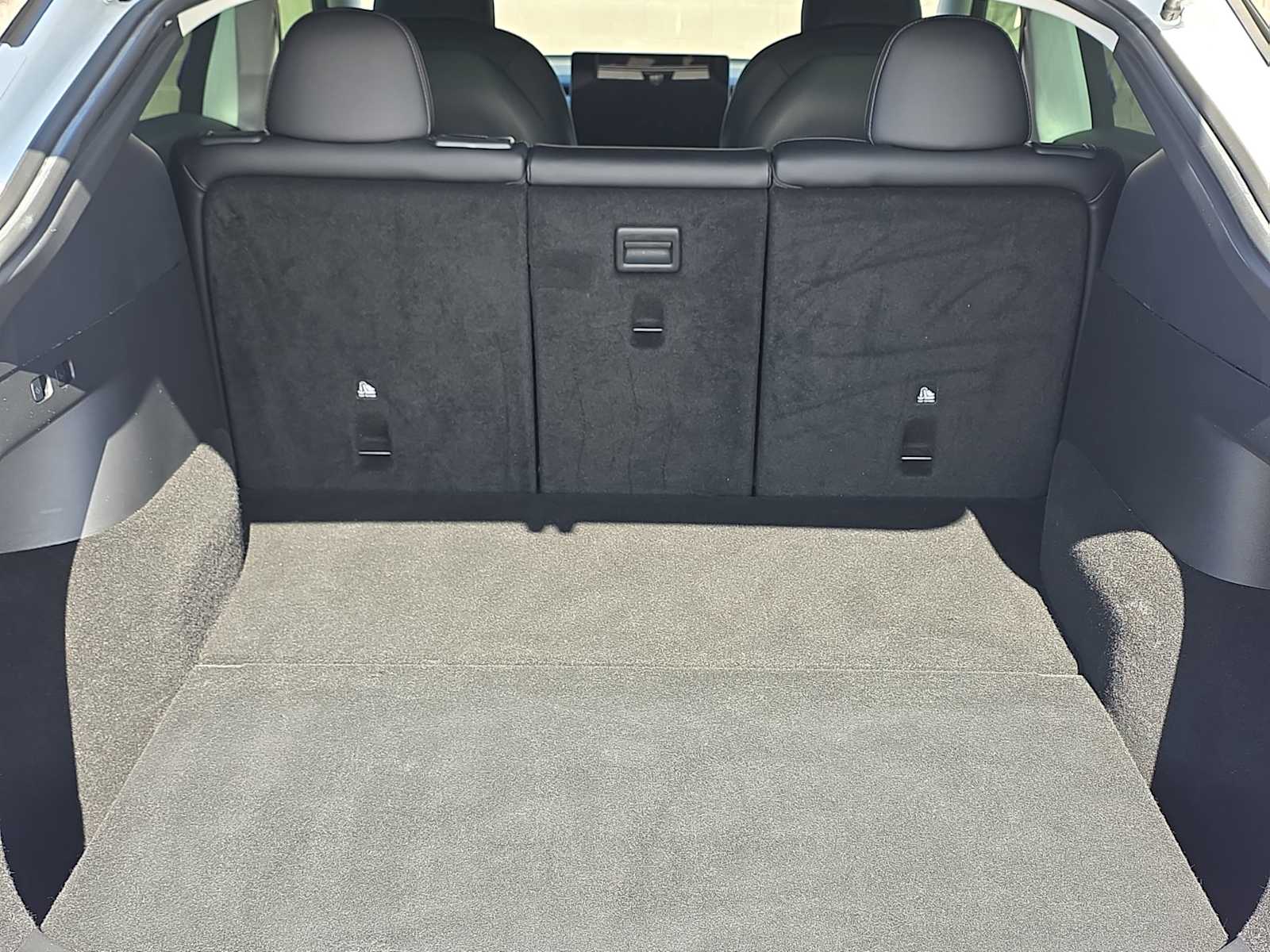 Thumbnail: 2022 Tesla Model Y - 21