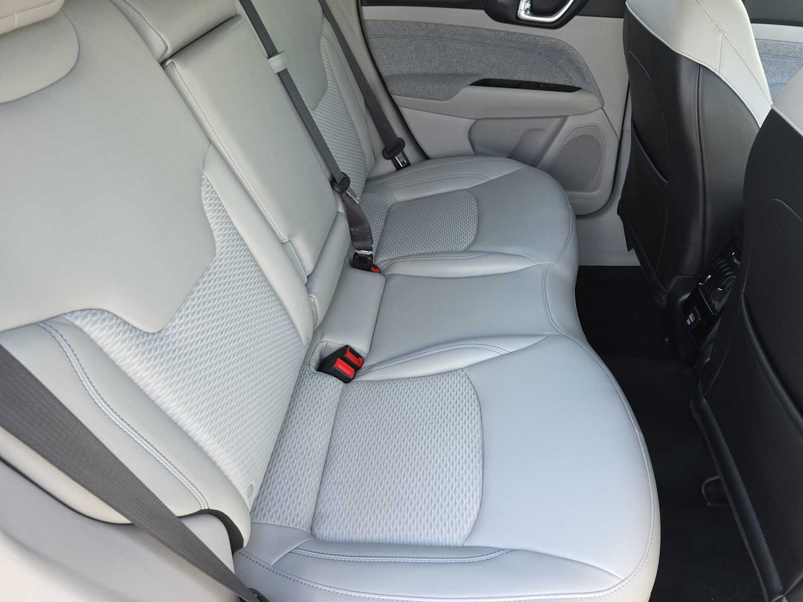 Thumbnail: 2022 Jeep Compass - 17