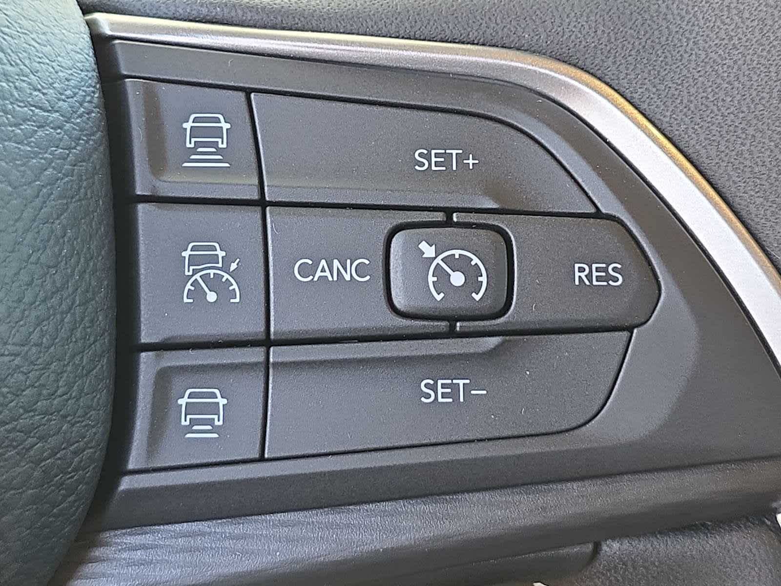 Thumbnail: 2025 Jeep Grand Cherokee - 31