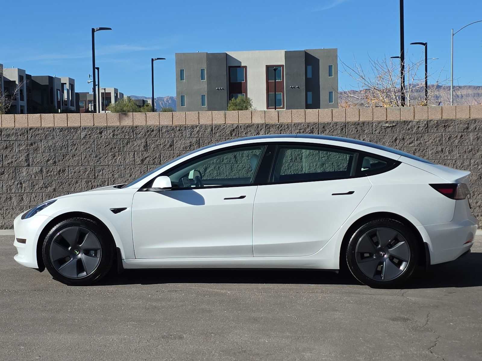 Thumbnail: 2022 Tesla Model 3 - 6