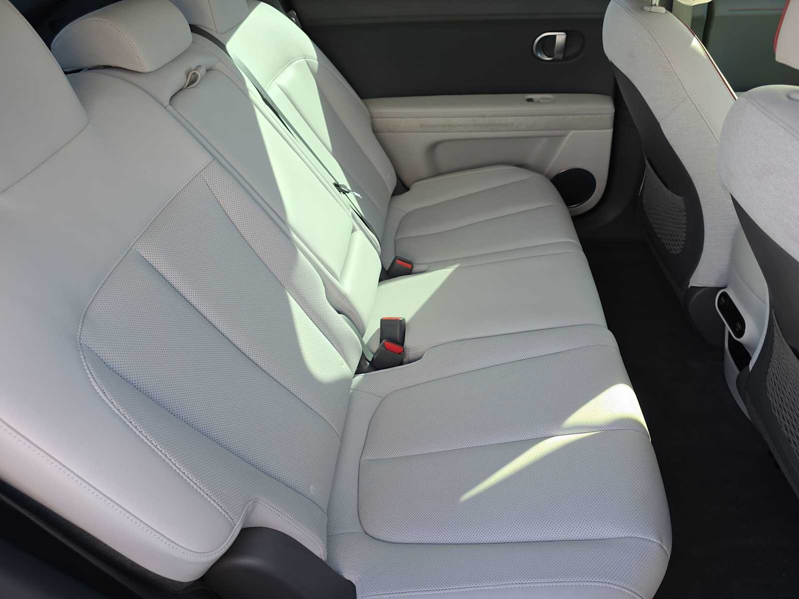 Thumbnail: 2023 Hyundai Ioniq 5 - 17