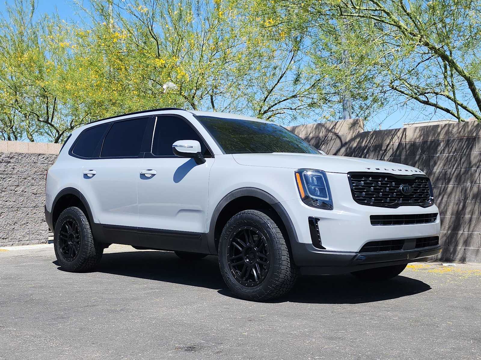 Thumbnail: 2021 Kia Telluride - 3