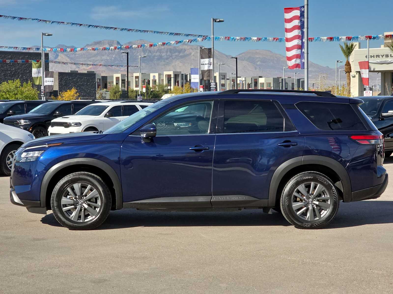 Thumbnail: 2023 Nissan Pathfinder - 6