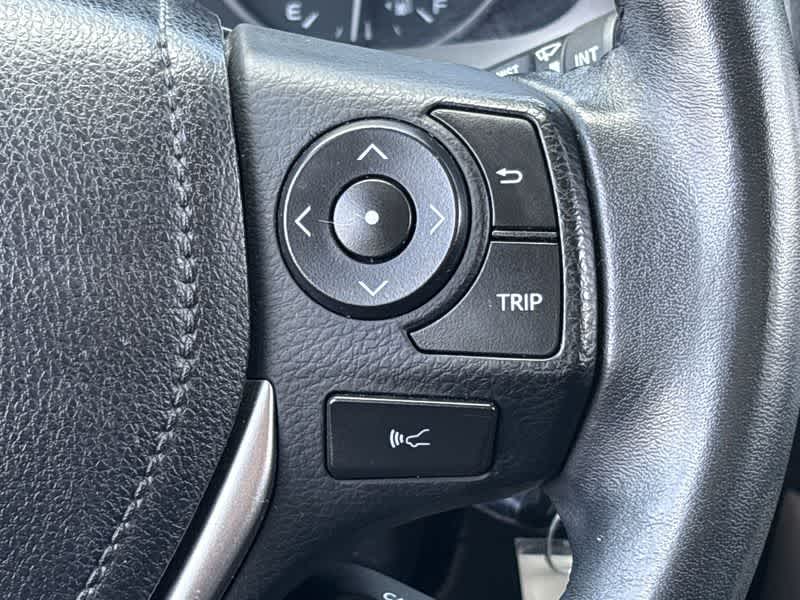 Thumbnail: 2017 Toyota RAV4 - 27