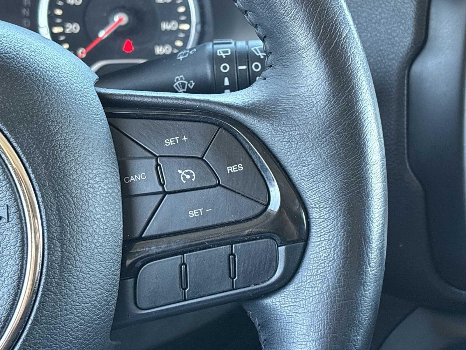 Thumbnail: 2020 Jeep Renegade - 28