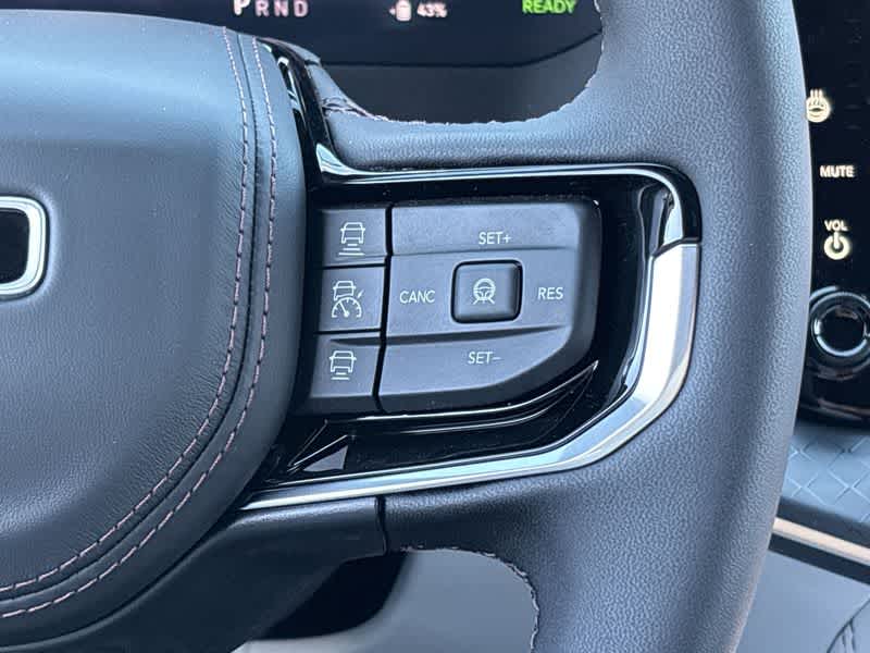 Thumbnail: 2025 Jeep Wagoneer S - 28