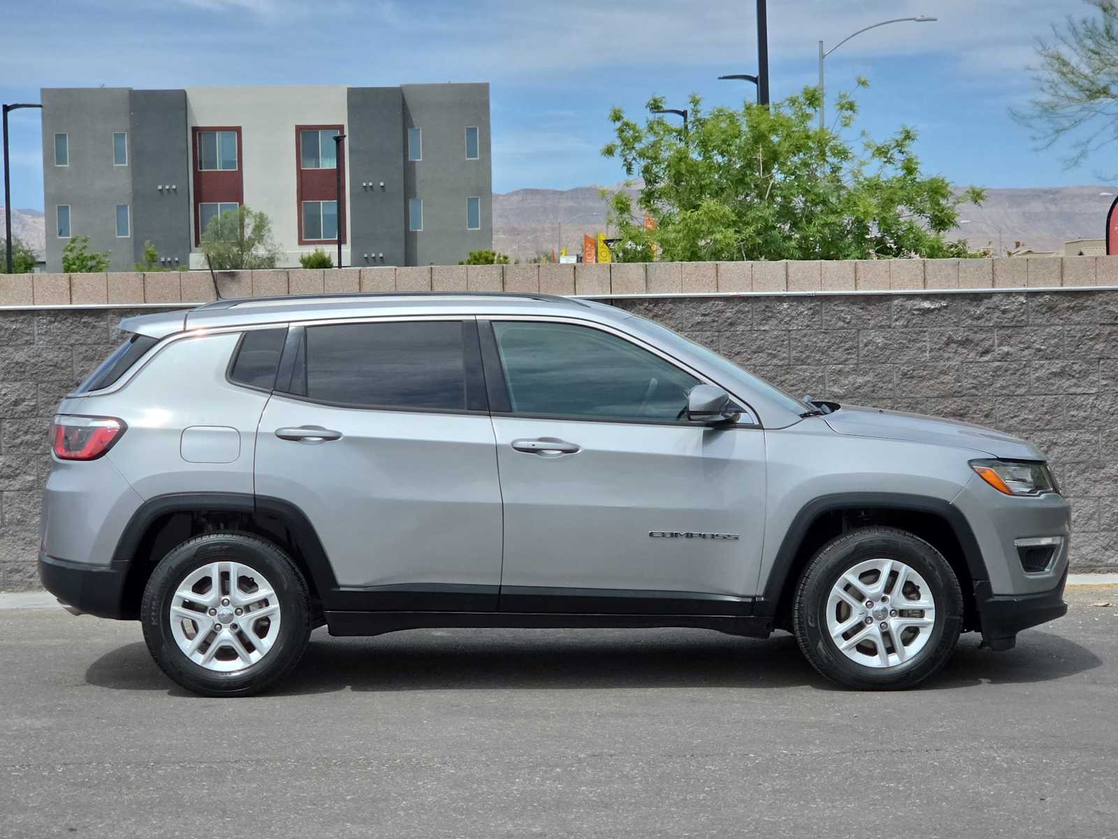 Thumbnail: 2019 Jeep Compass - 8