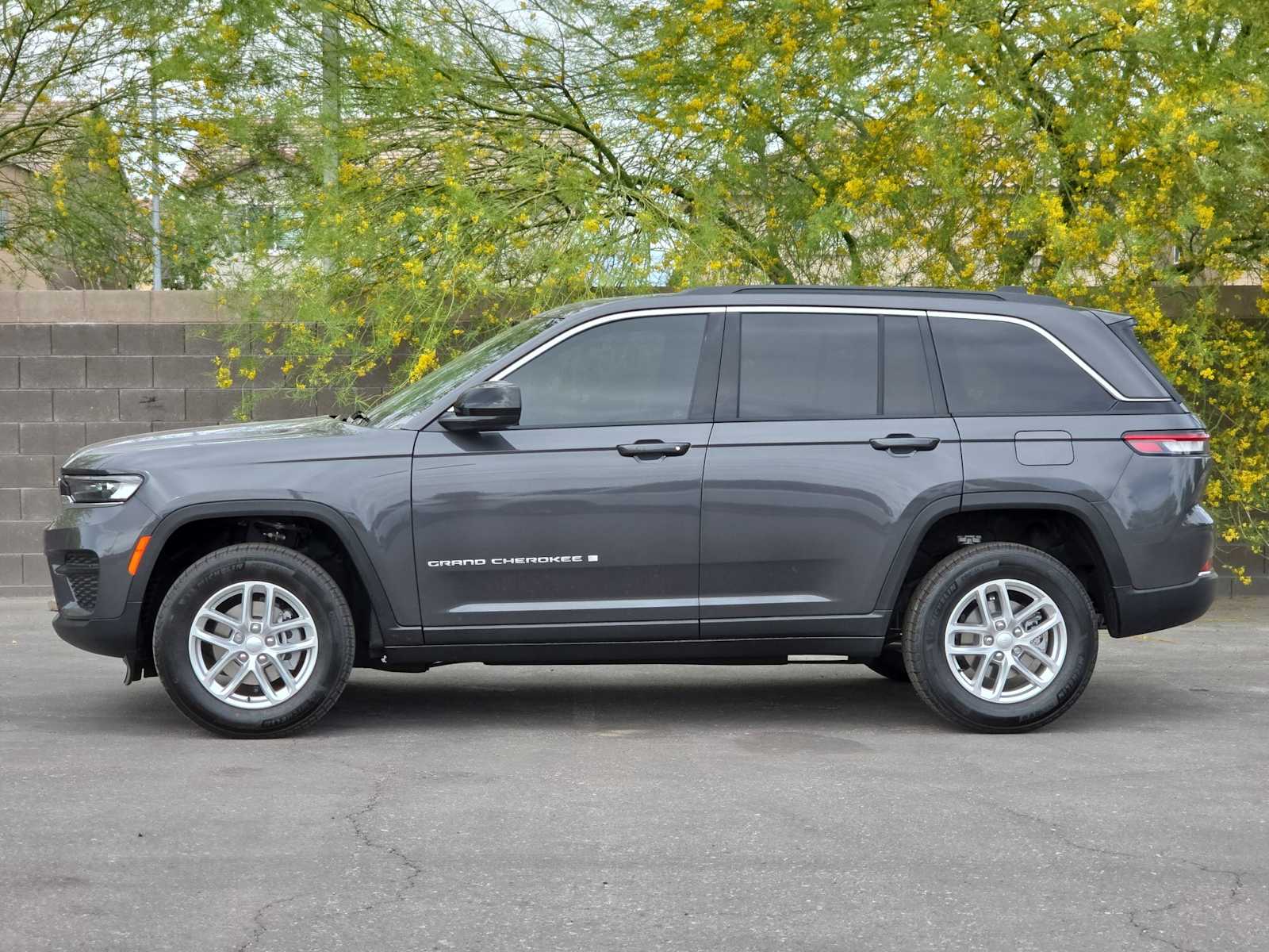 Thumbnail: 2026 Jeep Grand Cherokee - 5