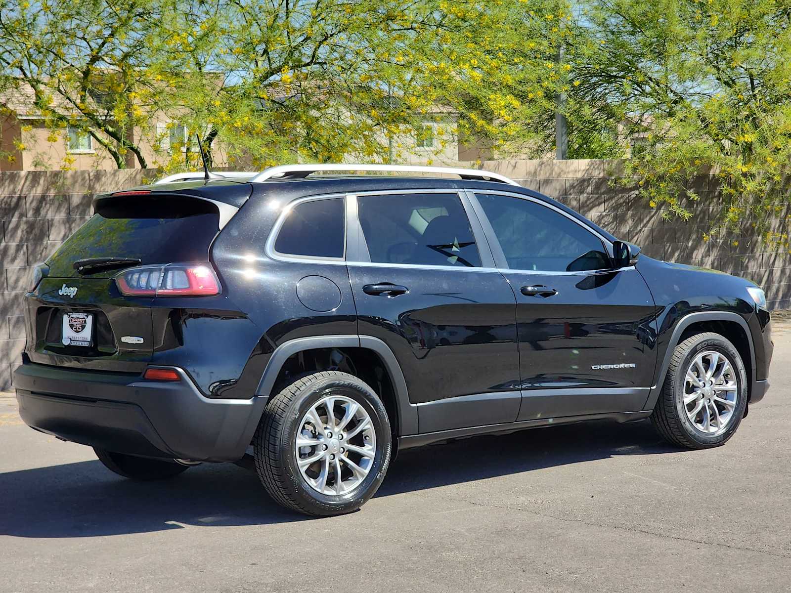 Thumbnail: 2019 Jeep Cherokee - 9