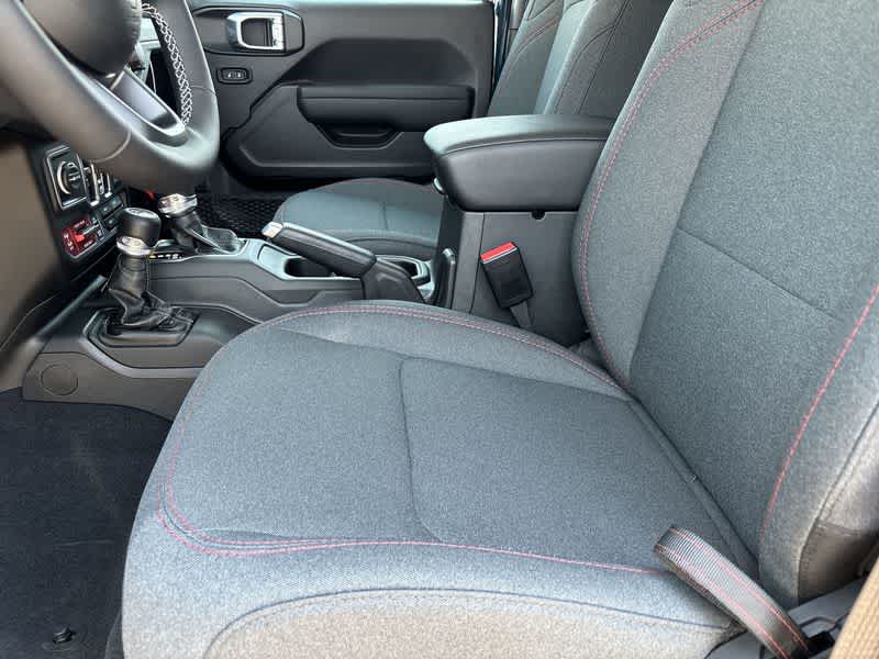 Thumbnail: 2025 Jeep Wrangler - 15