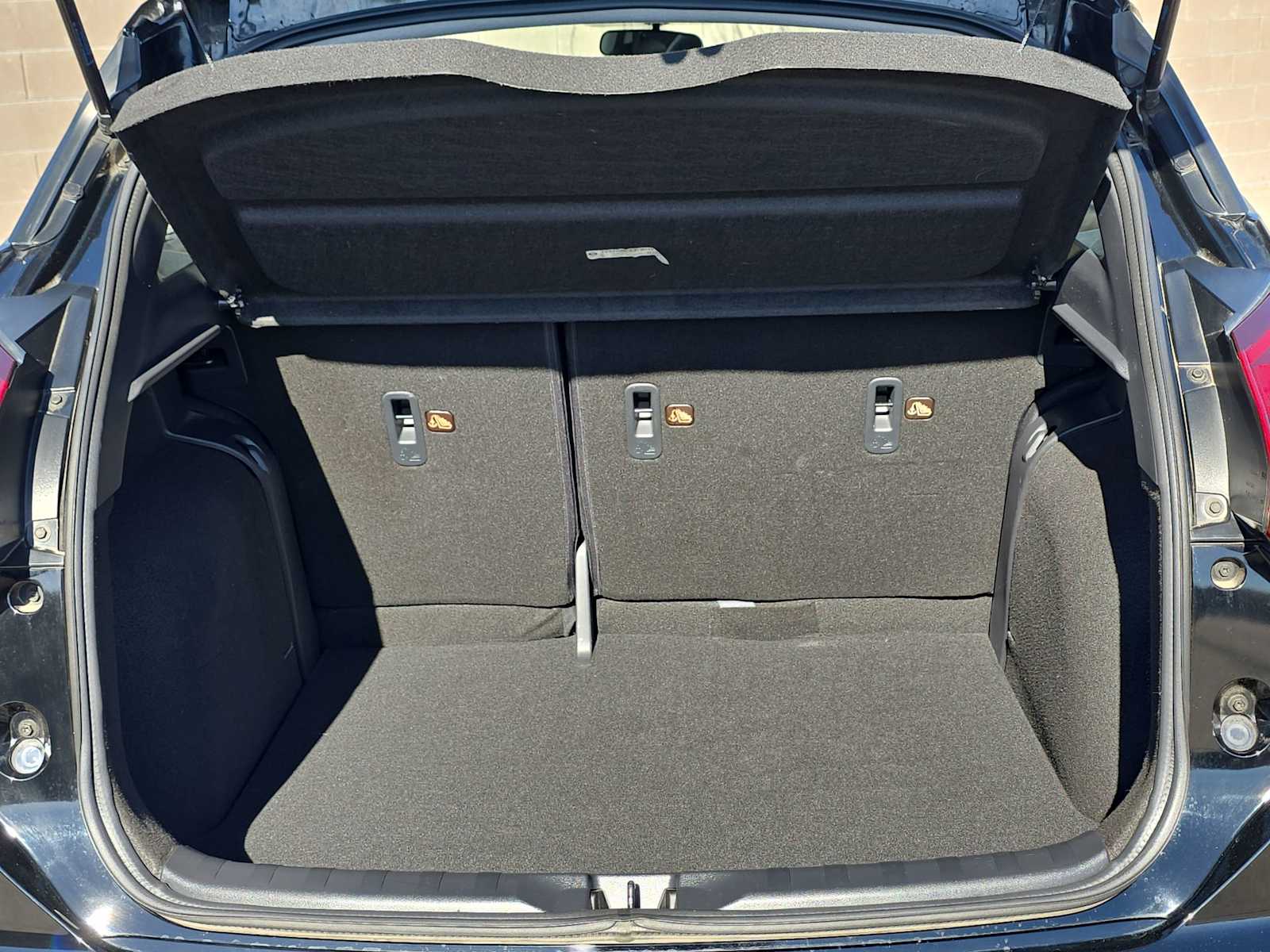 Thumbnail: 2023 Nissan Kicks - 23