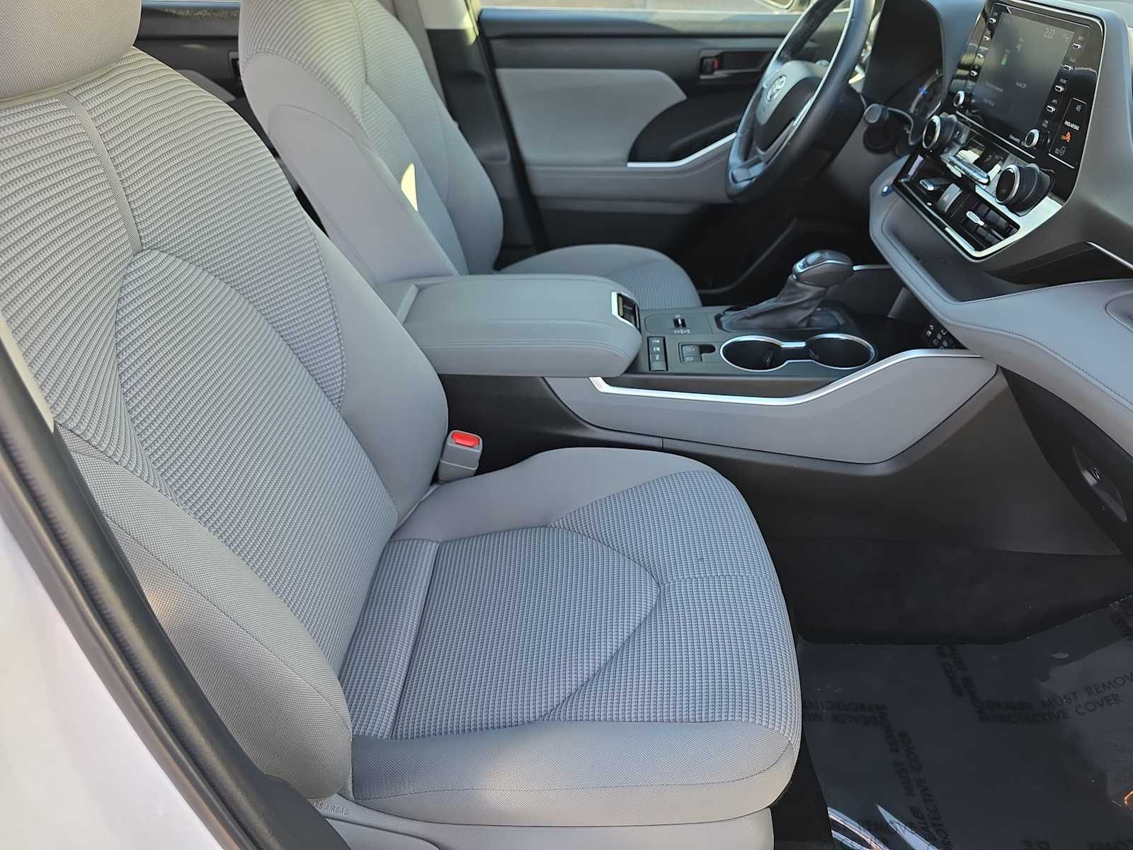 Thumbnail: 2022 Toyota Highlander - 18