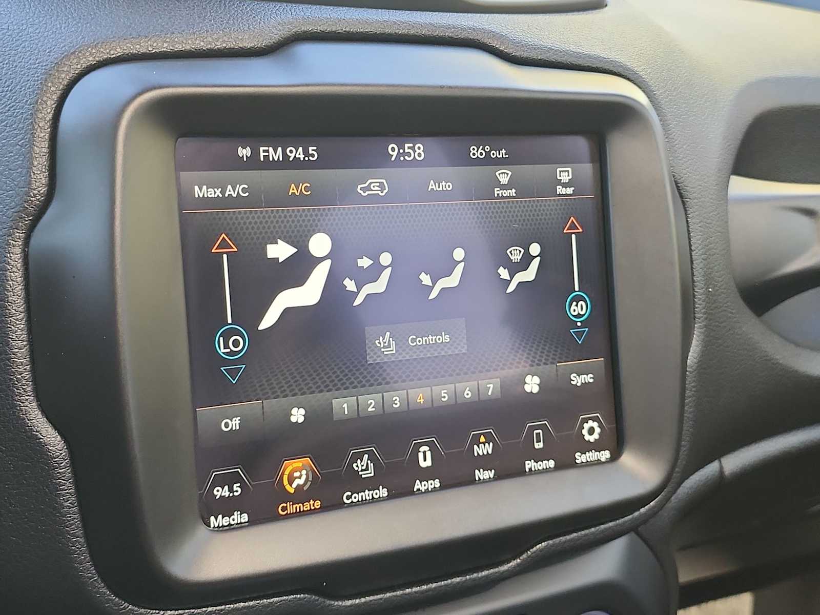 Thumbnail: 2023 Jeep Renegade - 30