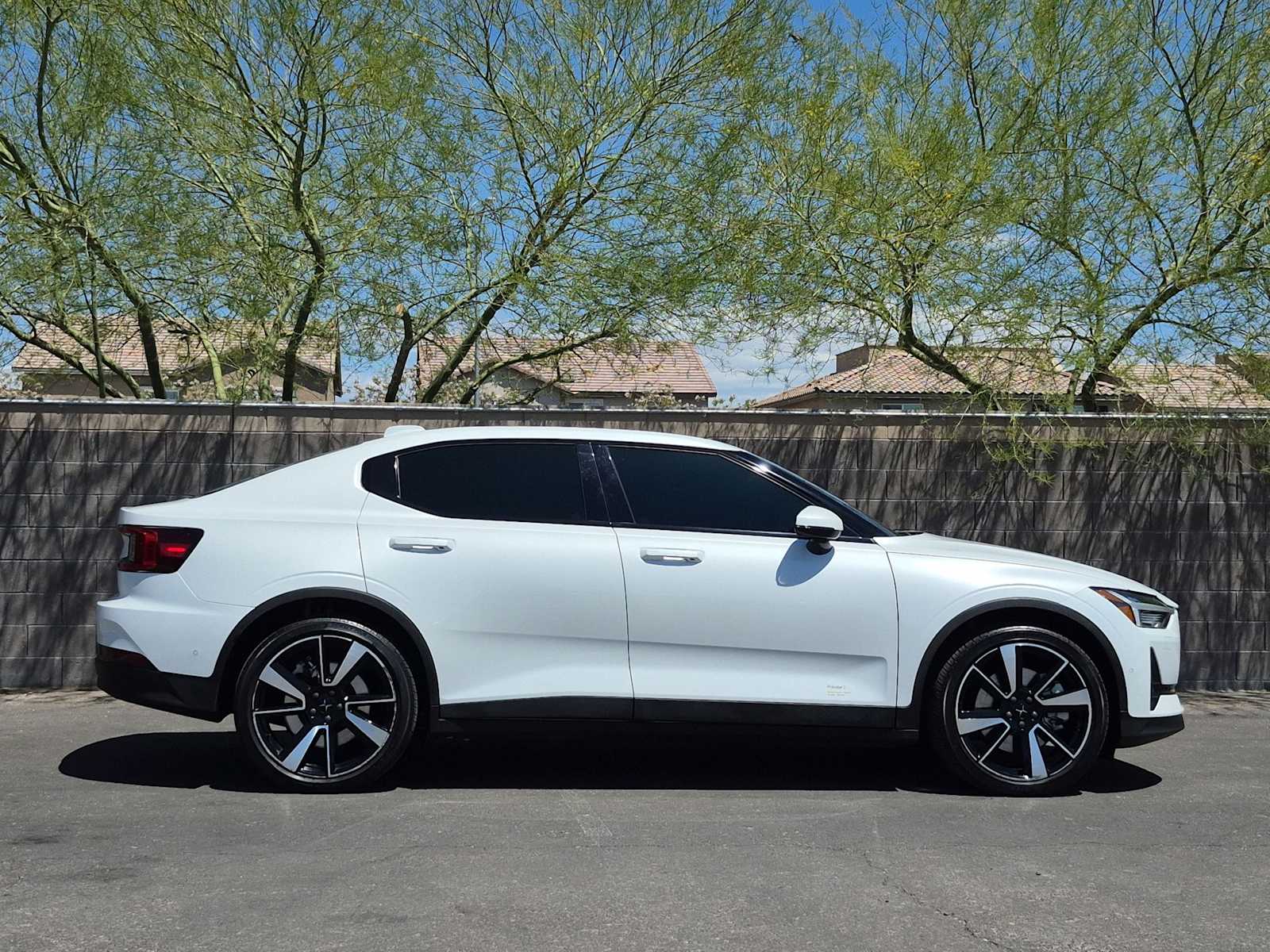 Thumbnail: 2021 Polestar 2 - 10