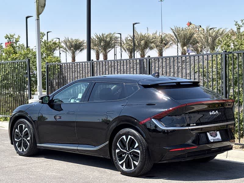 Thumbnail: 2022 Kia EV6 - 6