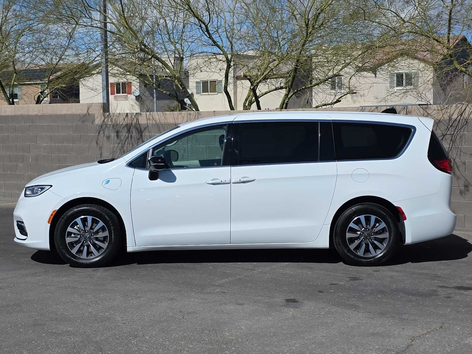 Thumbnail: 2024 Chrysler Pacifica - 6