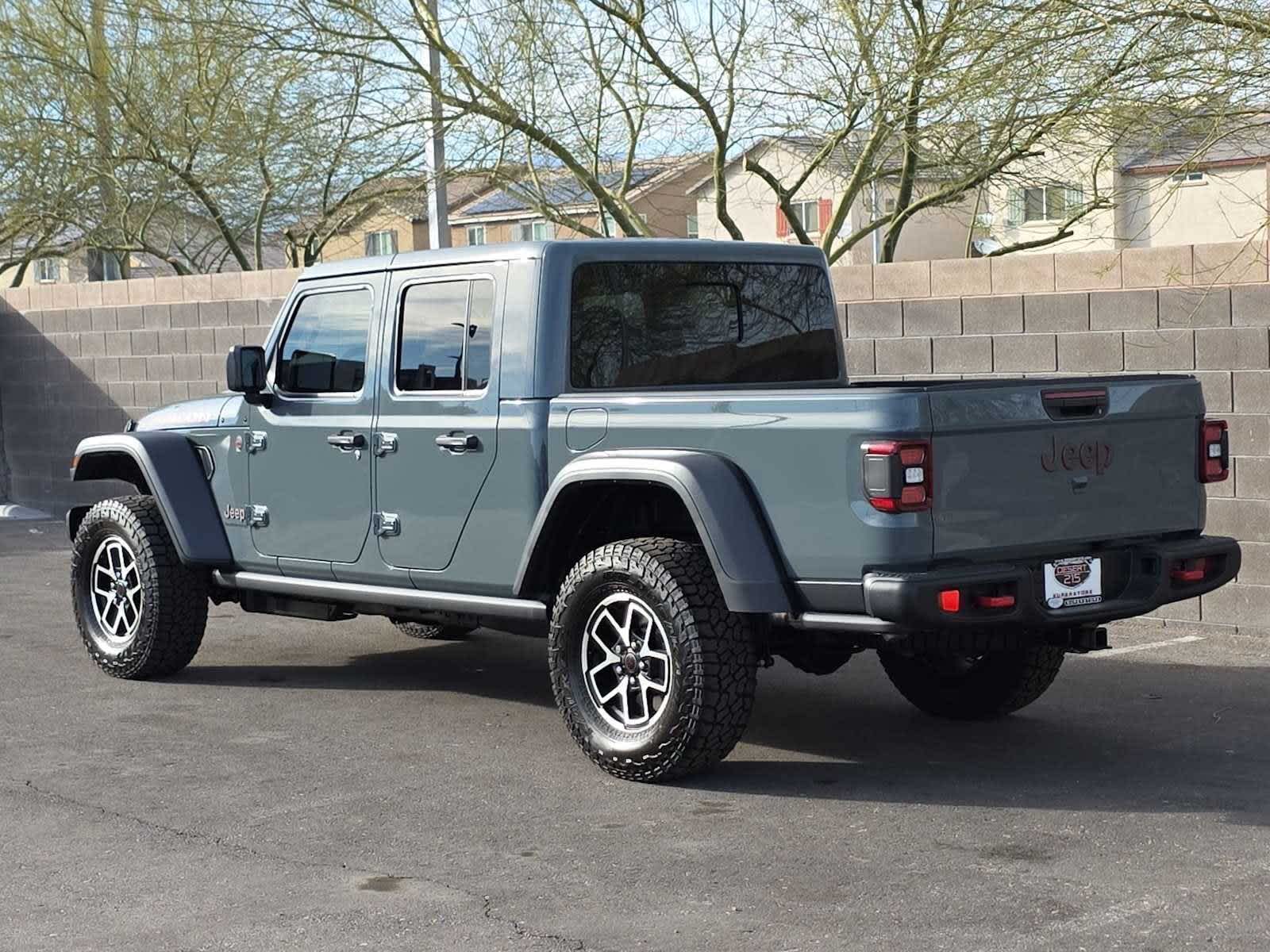Thumbnail: 2026 Jeep Gladiator - 10