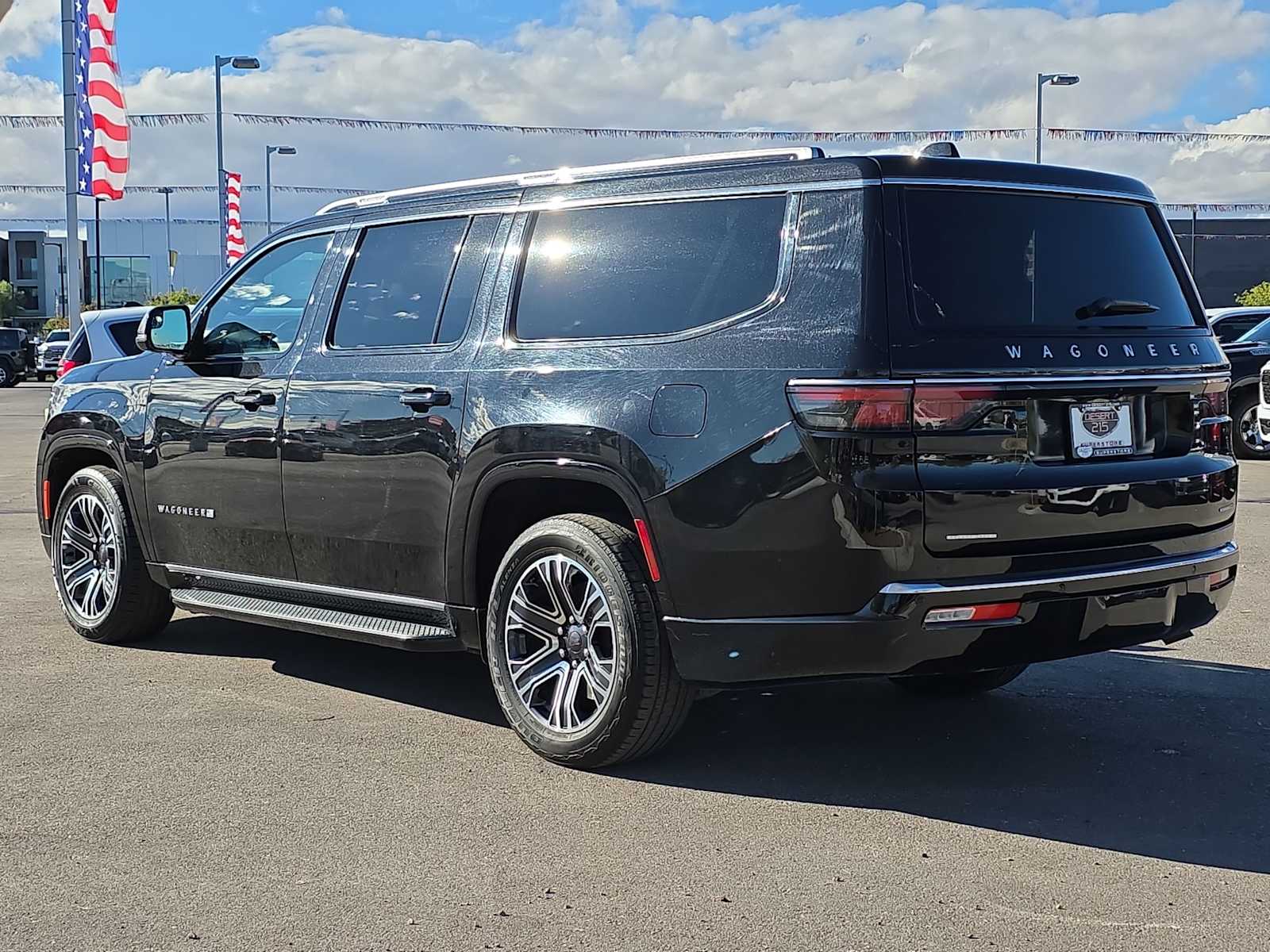 Thumbnail: 2023 Jeep Wagoneer - 7