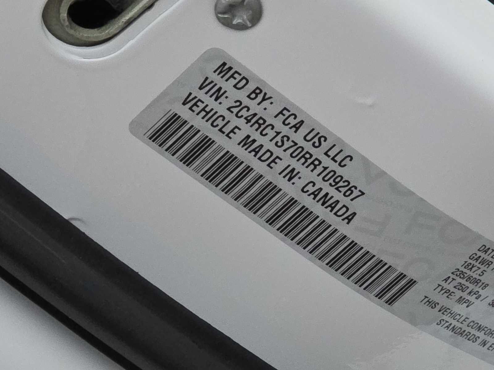 Thumbnail: 2024 Chrysler Pacifica - 25