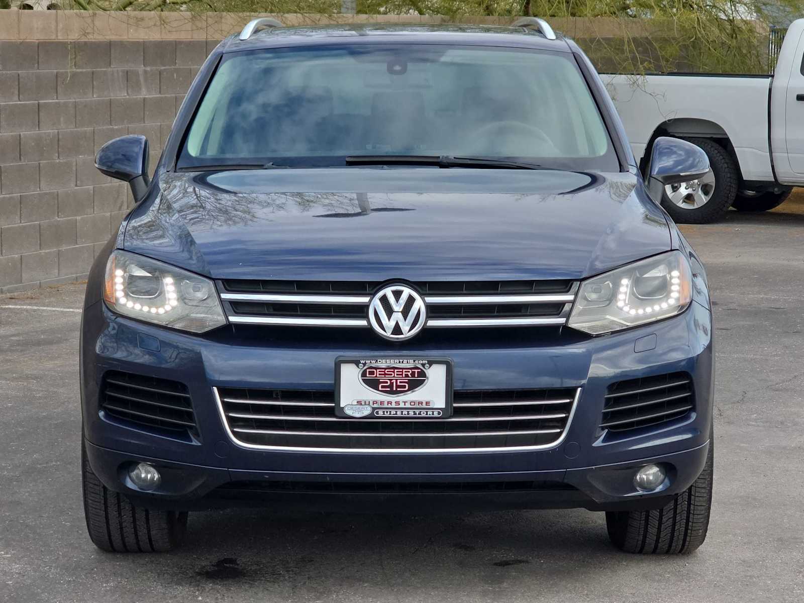 Thumbnail: 2014 Volkswagen Touareg - 4