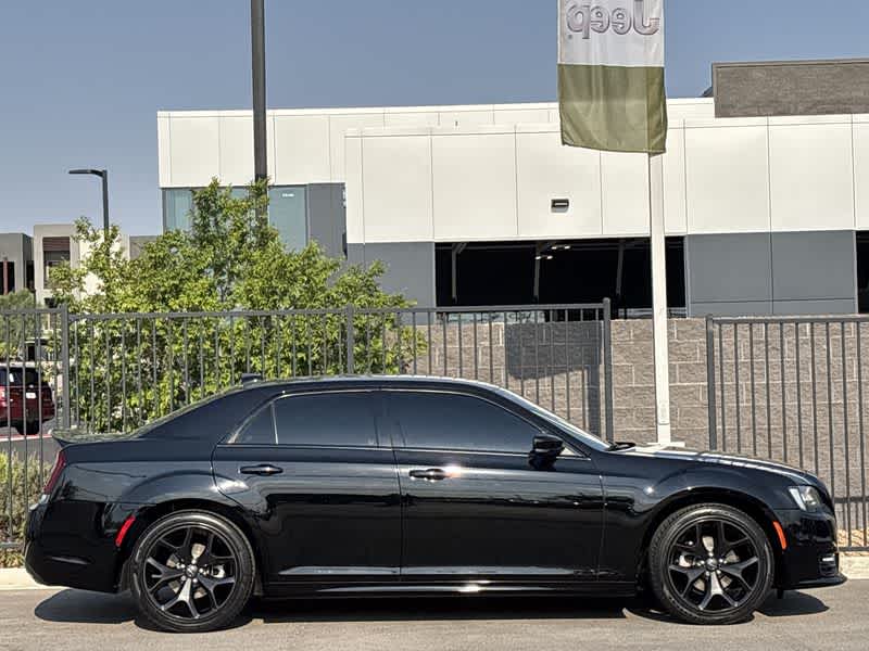 Thumbnail: 2021 Chrysler 300 - 9