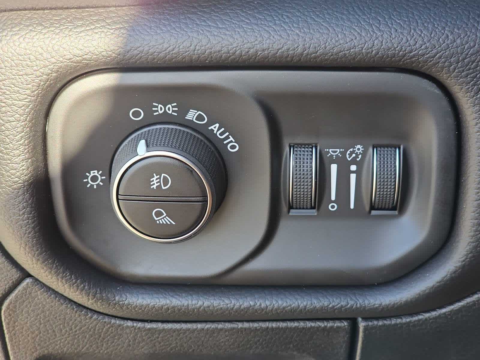 Thumbnail: 2026 RAM 1500 - 30