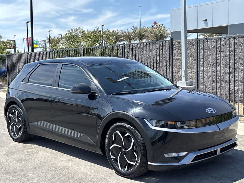 Thumbnail: 2022 Hyundai Ioniq 5 - 2