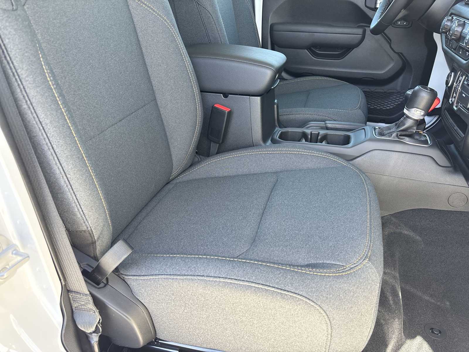 Thumbnail: 2025 Jeep Gladiator - 18