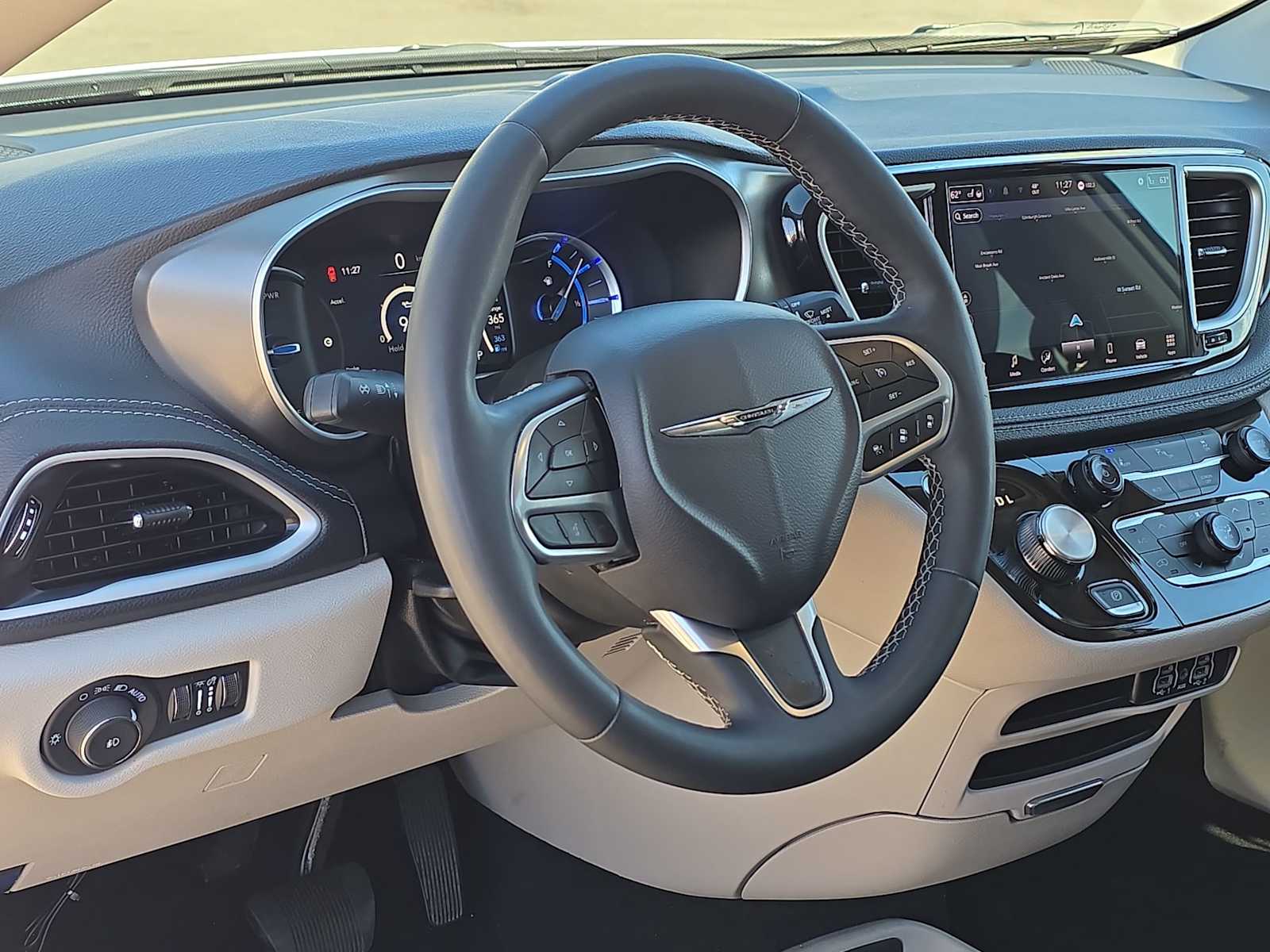 Thumbnail: 2024 Chrysler Pacifica - 2