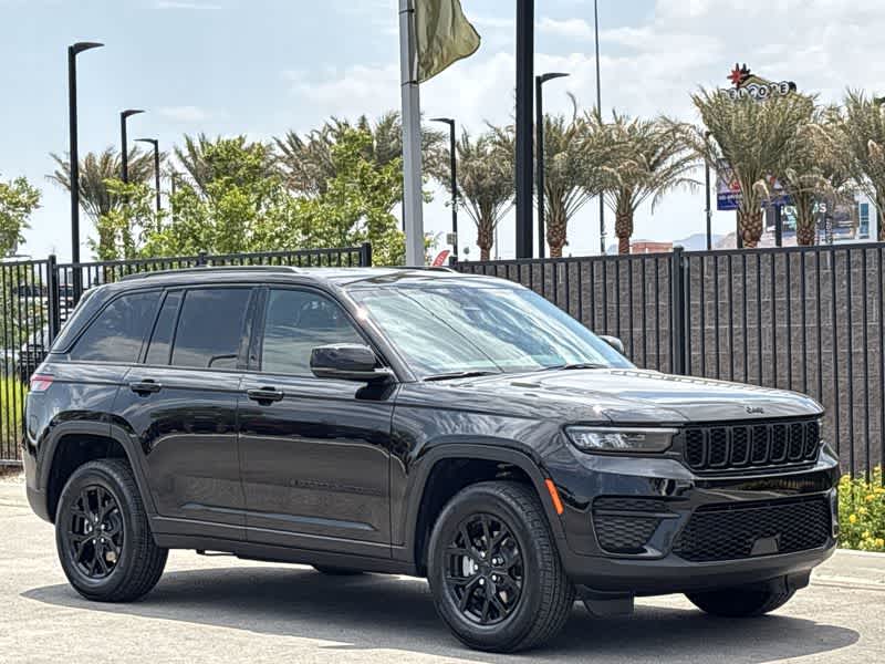 Thumbnail: 2025 Jeep Grand Cherokee - 2