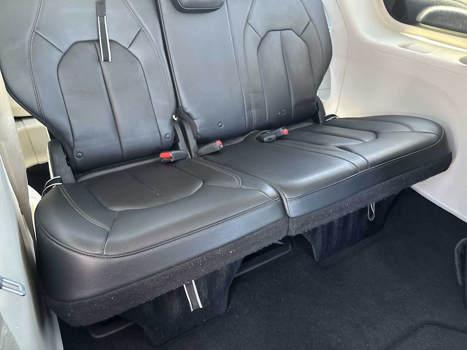 Thumbnail: 2018 Chrysler Pacifica - 30