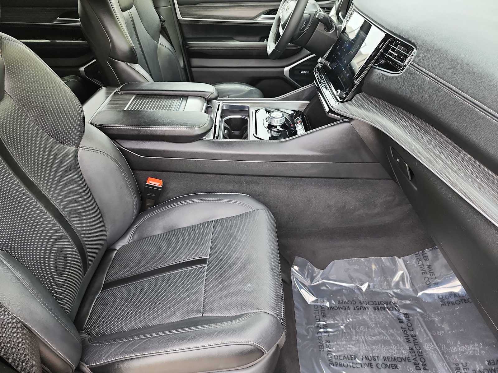 Thumbnail: 2024 Jeep Wagoneer - 19