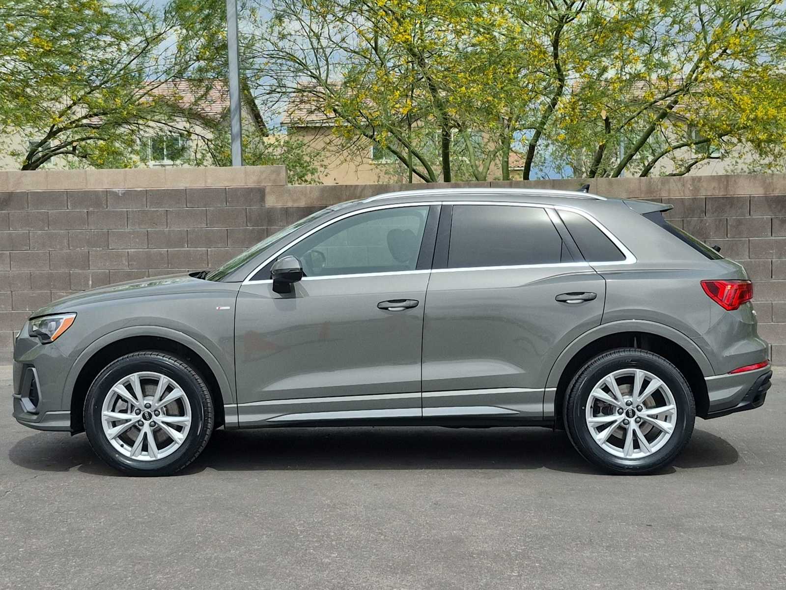 Thumbnail: 2022 Audi Q3 - 5