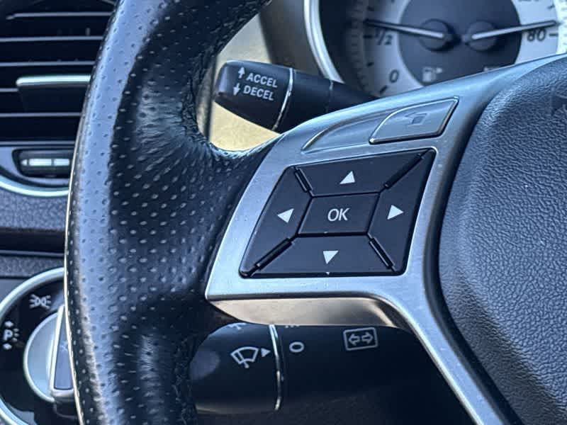 Thumbnail: 2012 Mercedes-Benz C-Class - 28