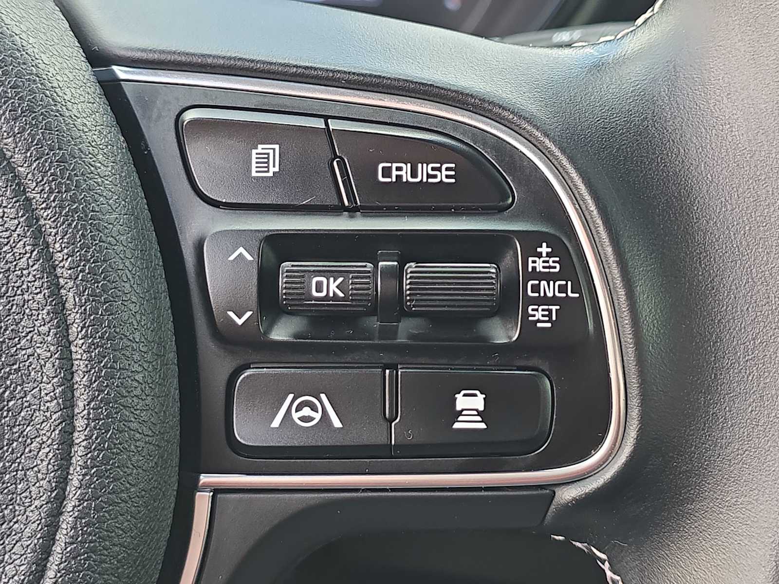 Thumbnail: 2022 Kia Niro - 30