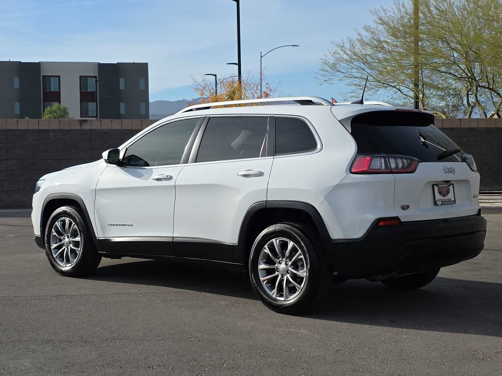 Thumbnail: 2019 Jeep Cherokee - 7