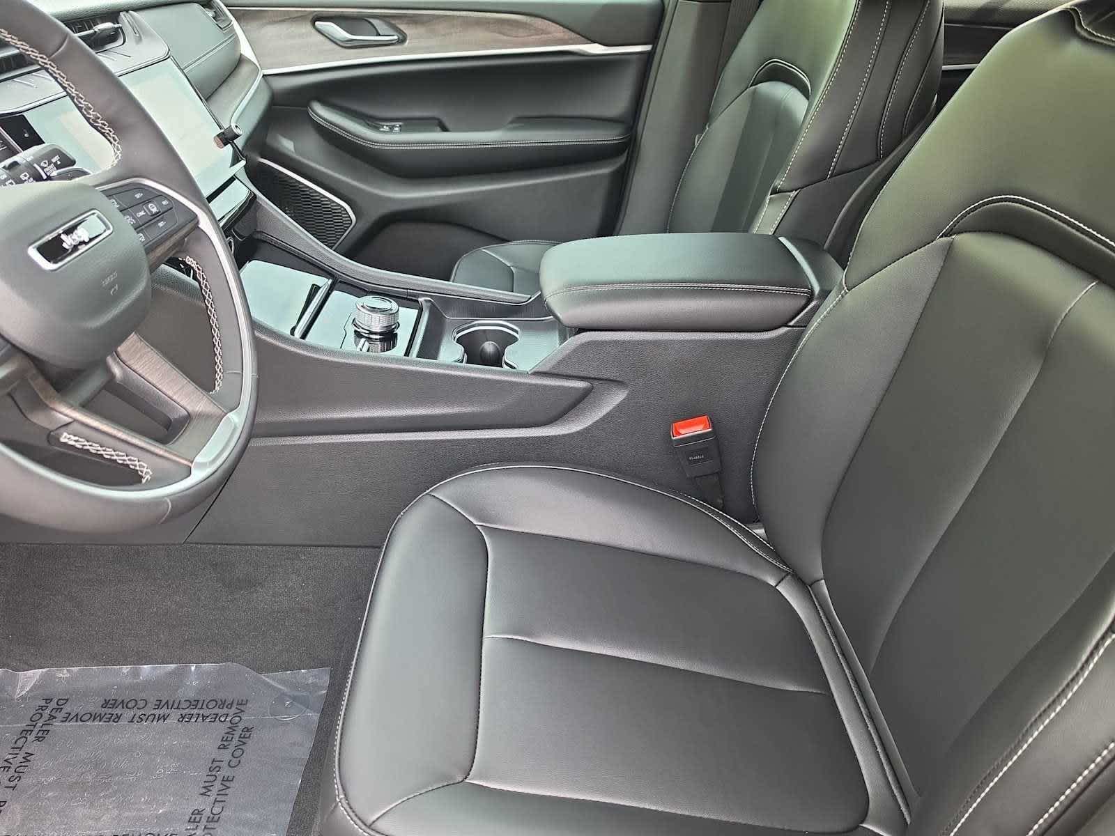 Thumbnail: 2026 Jeep Grand Cherokee - 14