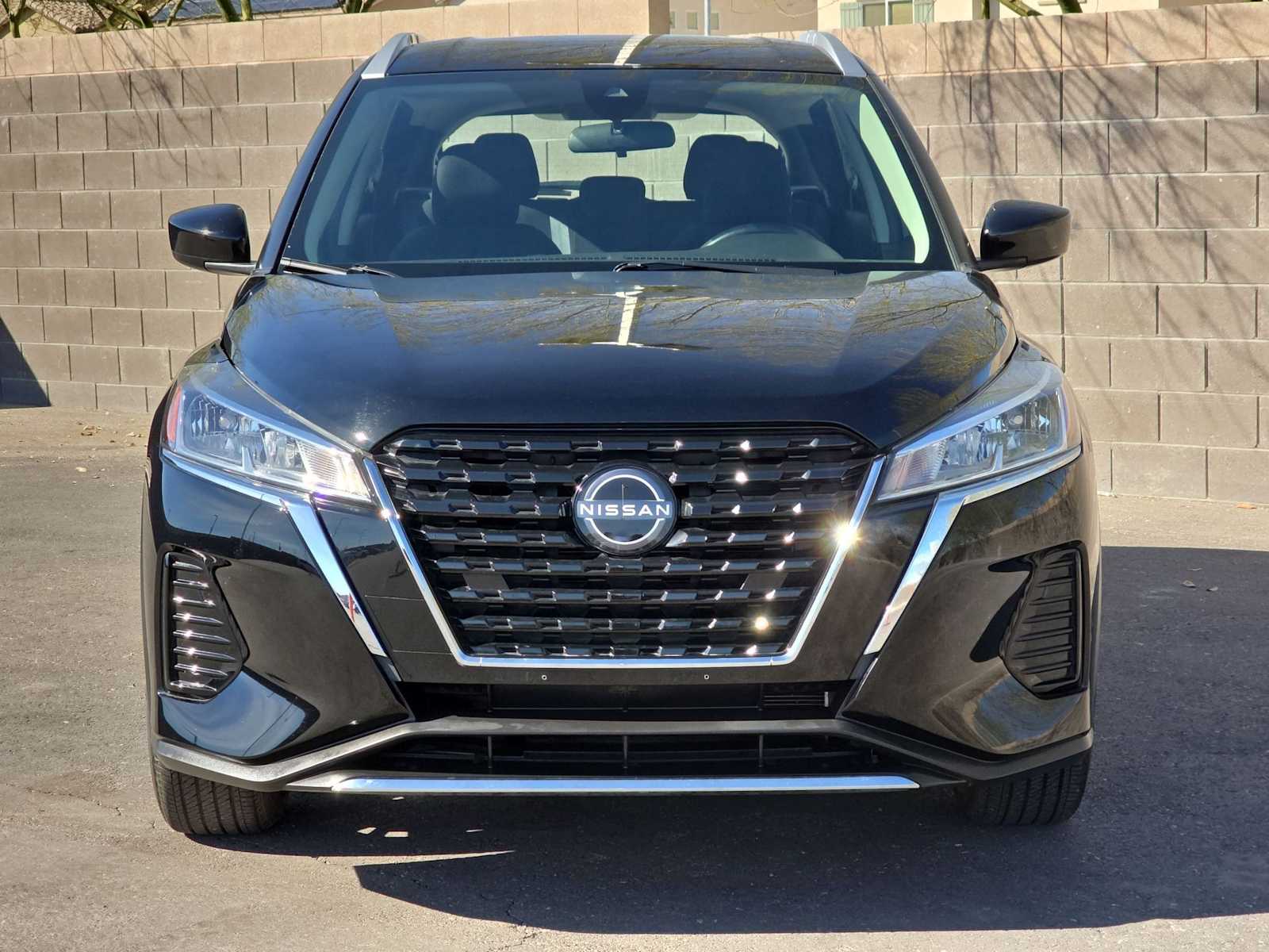 Thumbnail: 2023 Nissan Kicks - 4