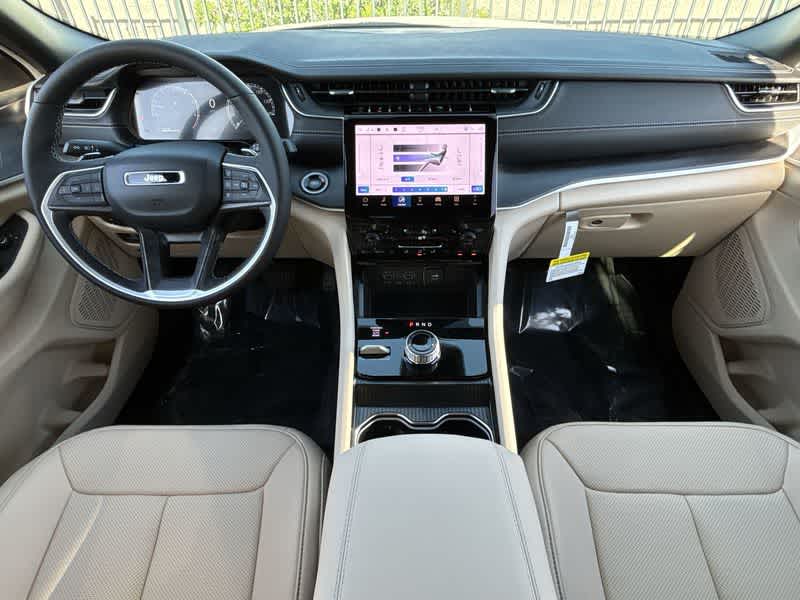 Thumbnail: 2025 Jeep Grand Cherokee - 6