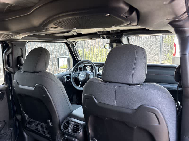 Thumbnail: 2025 Jeep Wrangler - 16