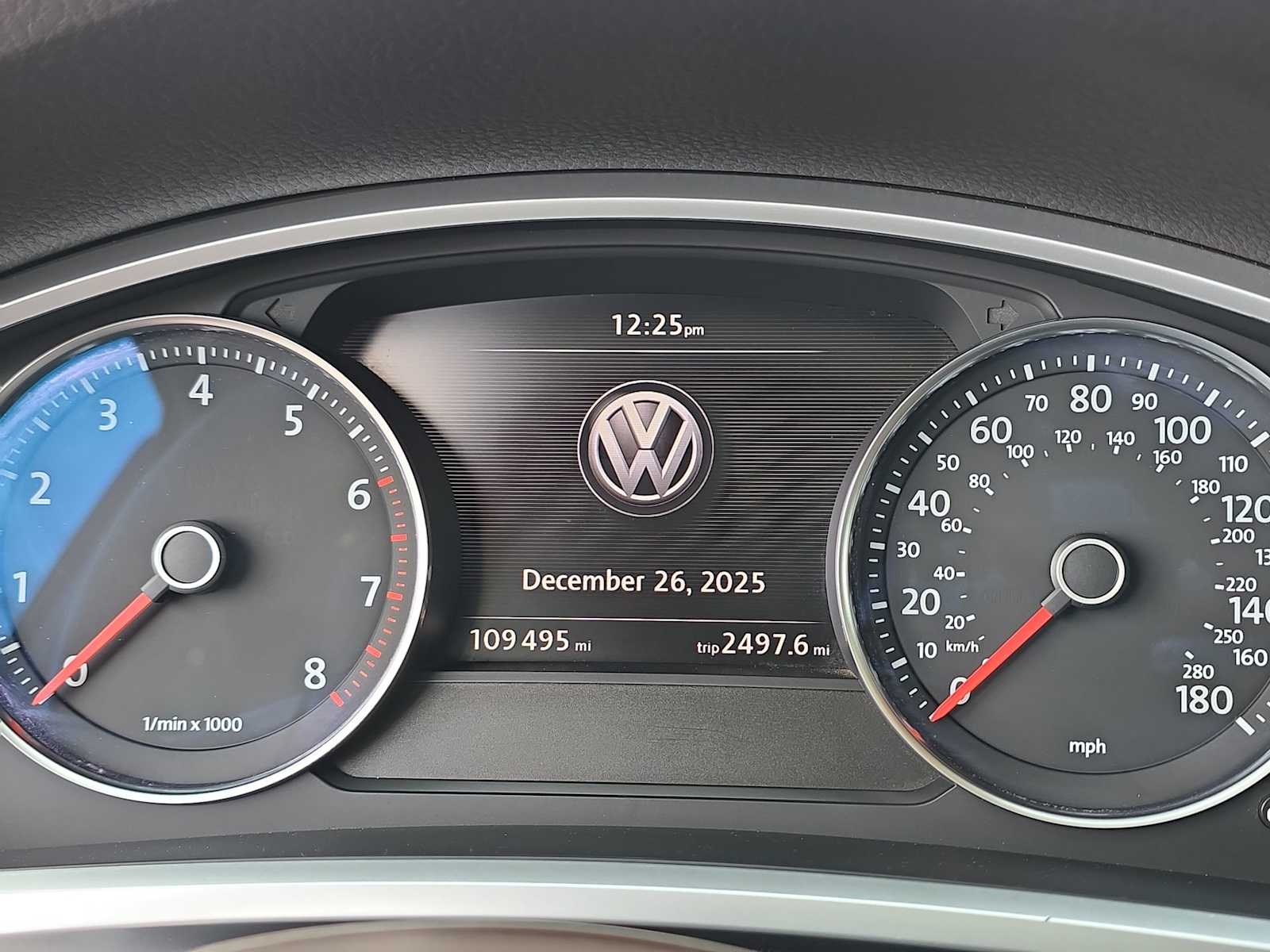 Thumbnail: 2014 Volkswagen Touareg - 22