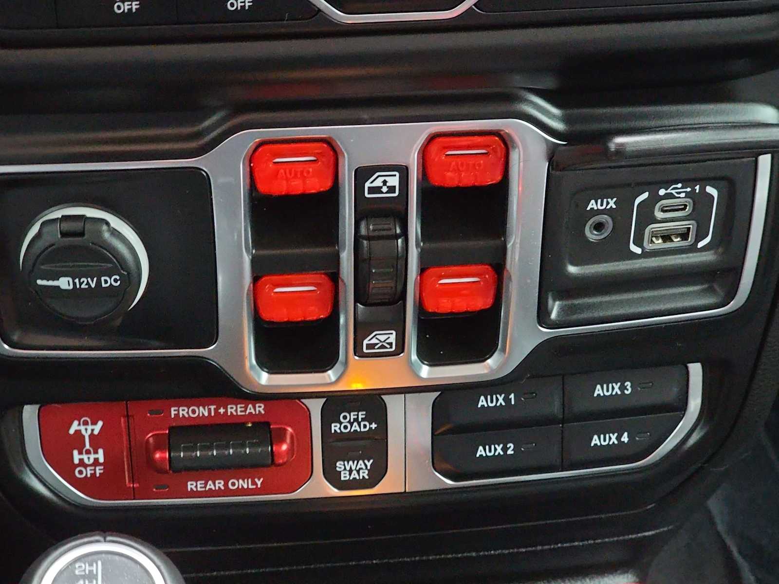 Thumbnail: 2022 Jeep Gladiator - 28