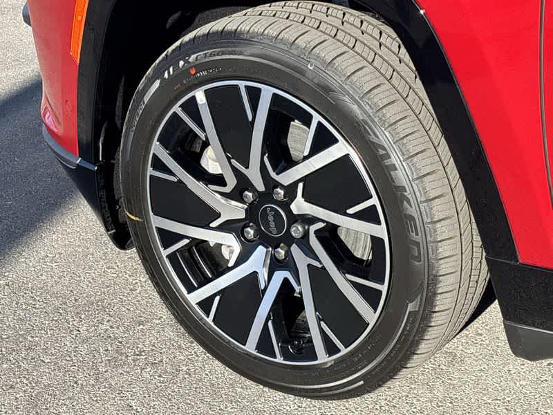 Thumbnail: 2025 Jeep Wagoneer S - 12