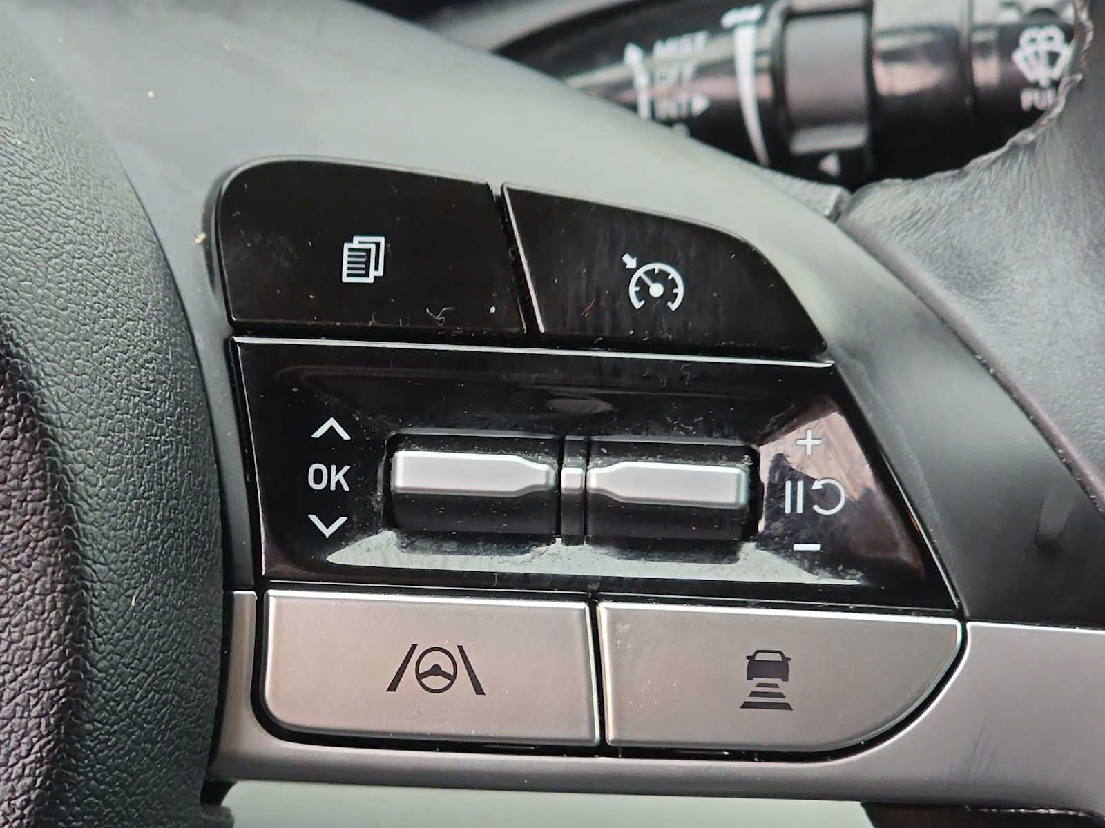 Thumbnail: 2023 Hyundai Elantra - 29