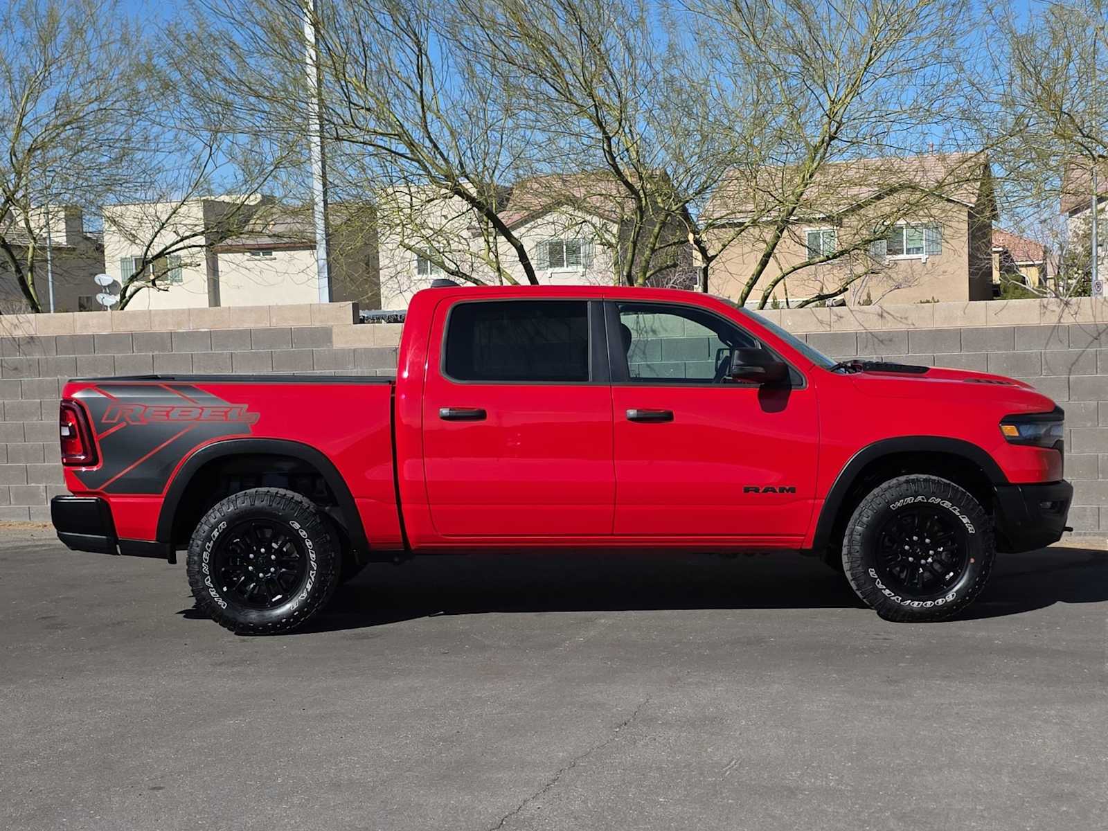 Thumbnail: 2025 RAM 1500 - 10