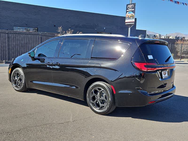 2025 Chrysler Pacifica Hybrid S Appearance 6