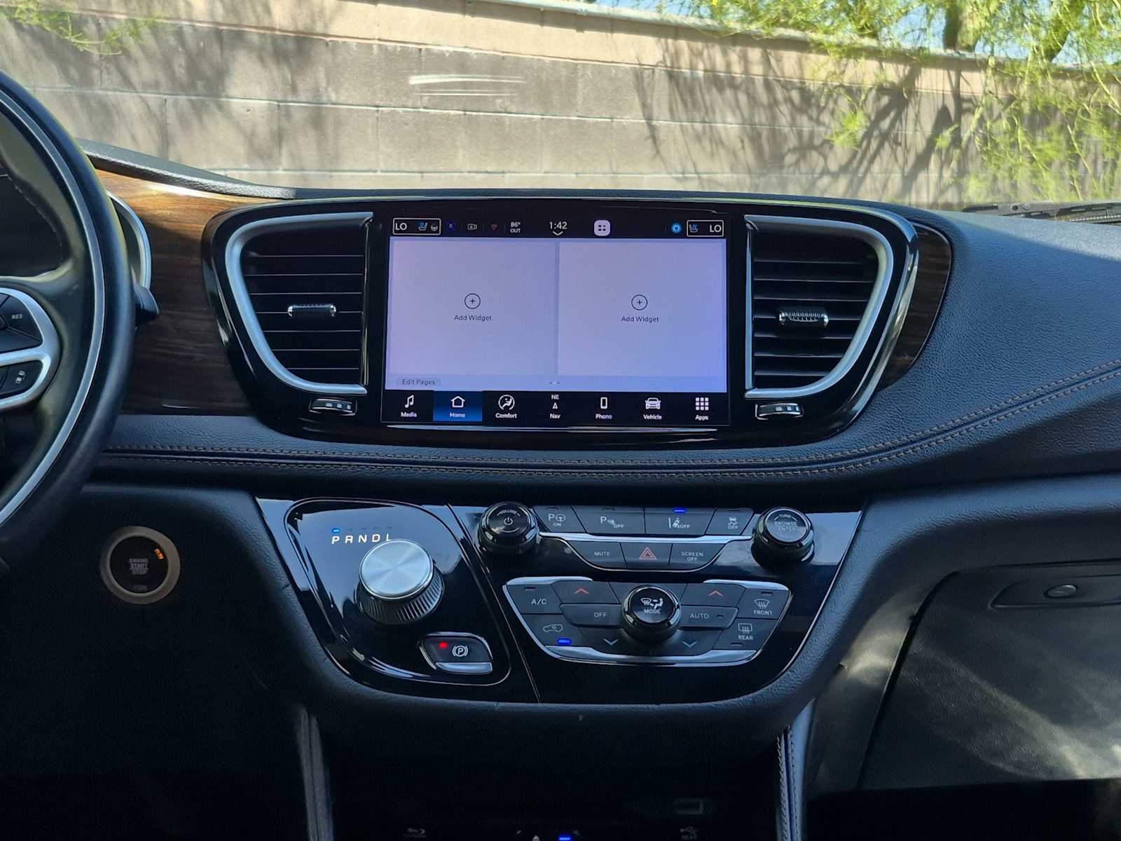 Thumbnail: 2021 Chrysler Pacifica - 20
