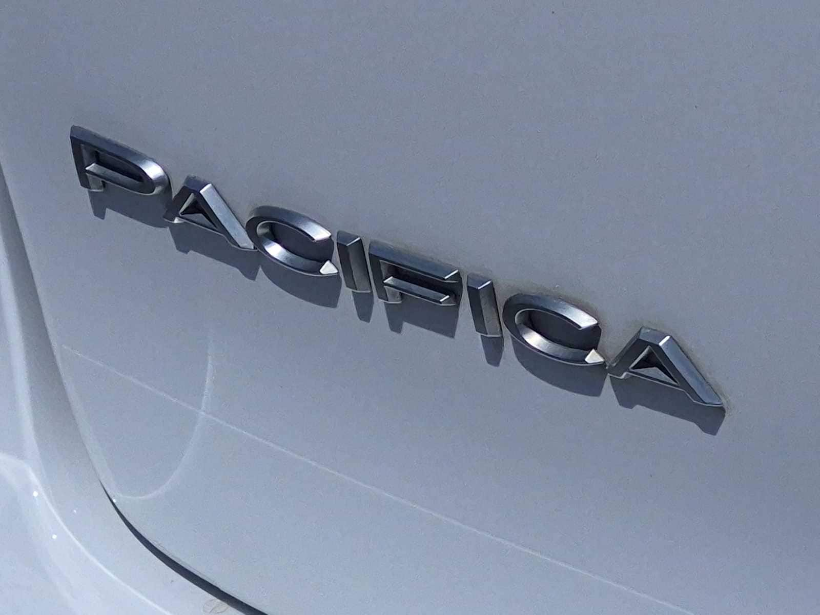 Thumbnail: 2021 Chrysler Pacifica - 11